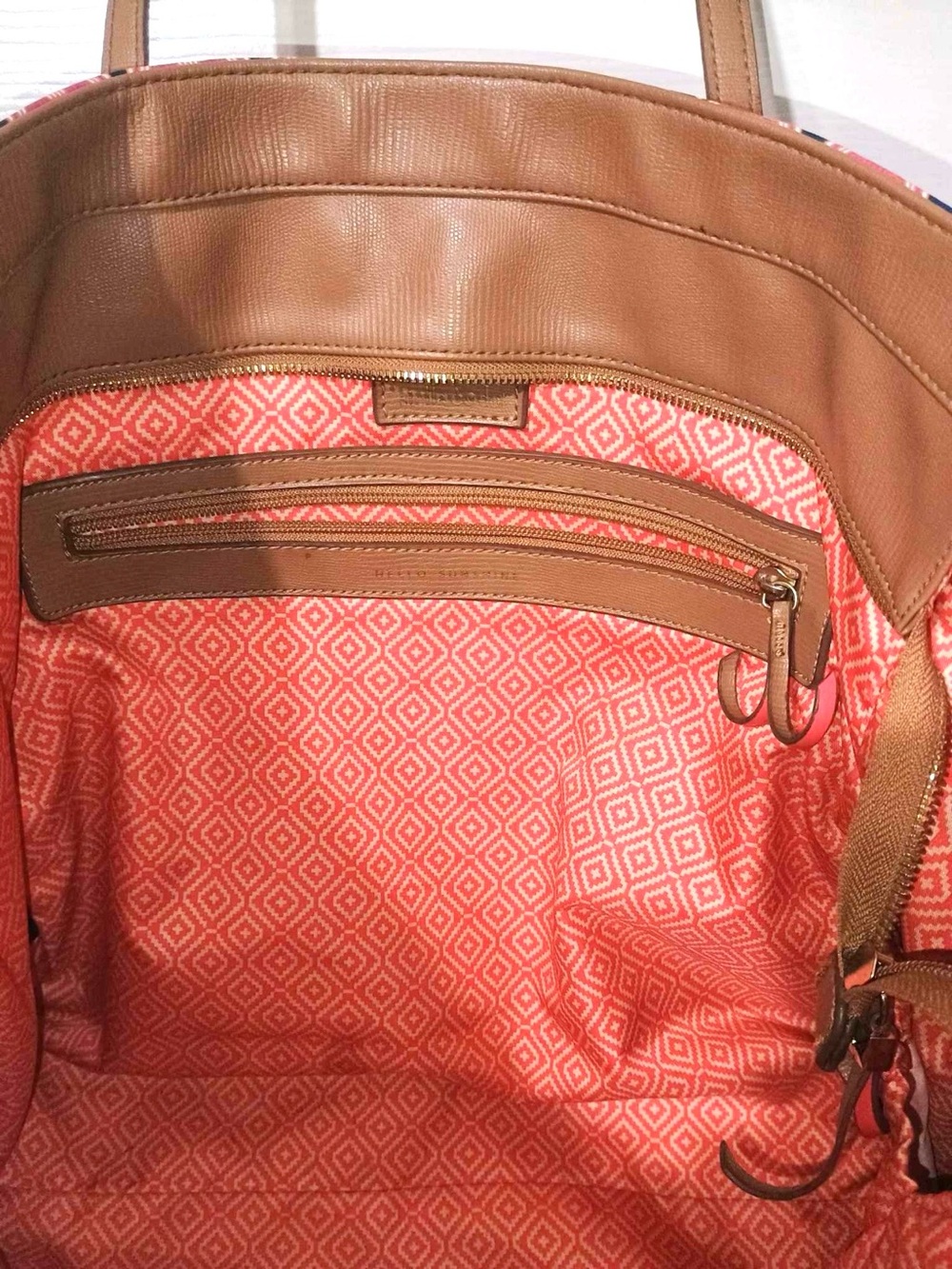 Stella & Dot Red & Navy Patterned Tote Bag with Tan Faux Leather Handles - Picture 4 of 6